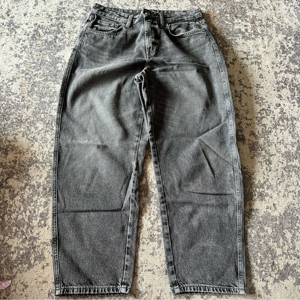 EUC Women's Gray Pull & Bear High Rise Mom Jeans—sz 6
